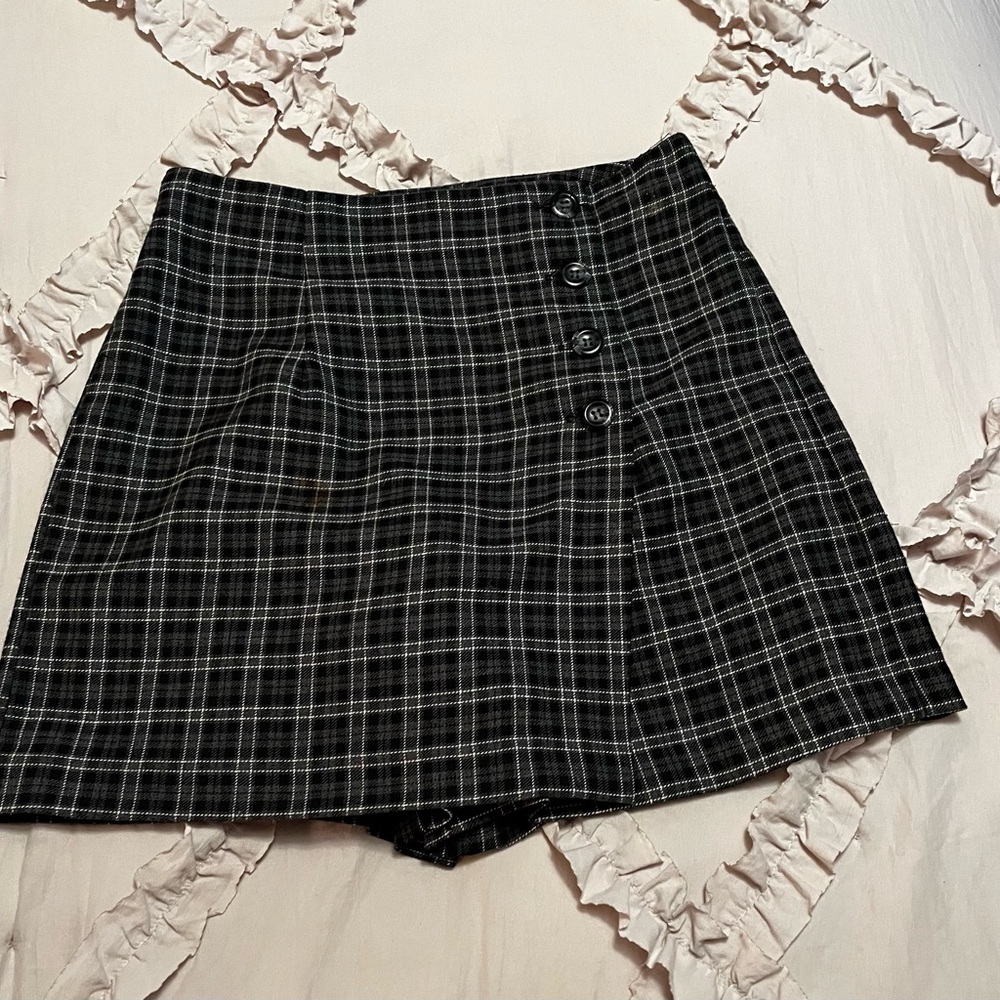 Tracy Evans/women’s Black and White Plaid Skirt/Shorts size 5